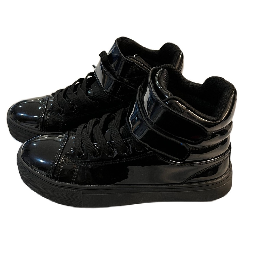 Alexandra Kids Glossy Shoes / Sneakers